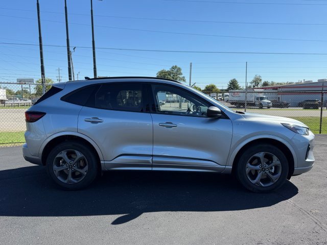 Used 2024 Ford Escape ST-Line image 8