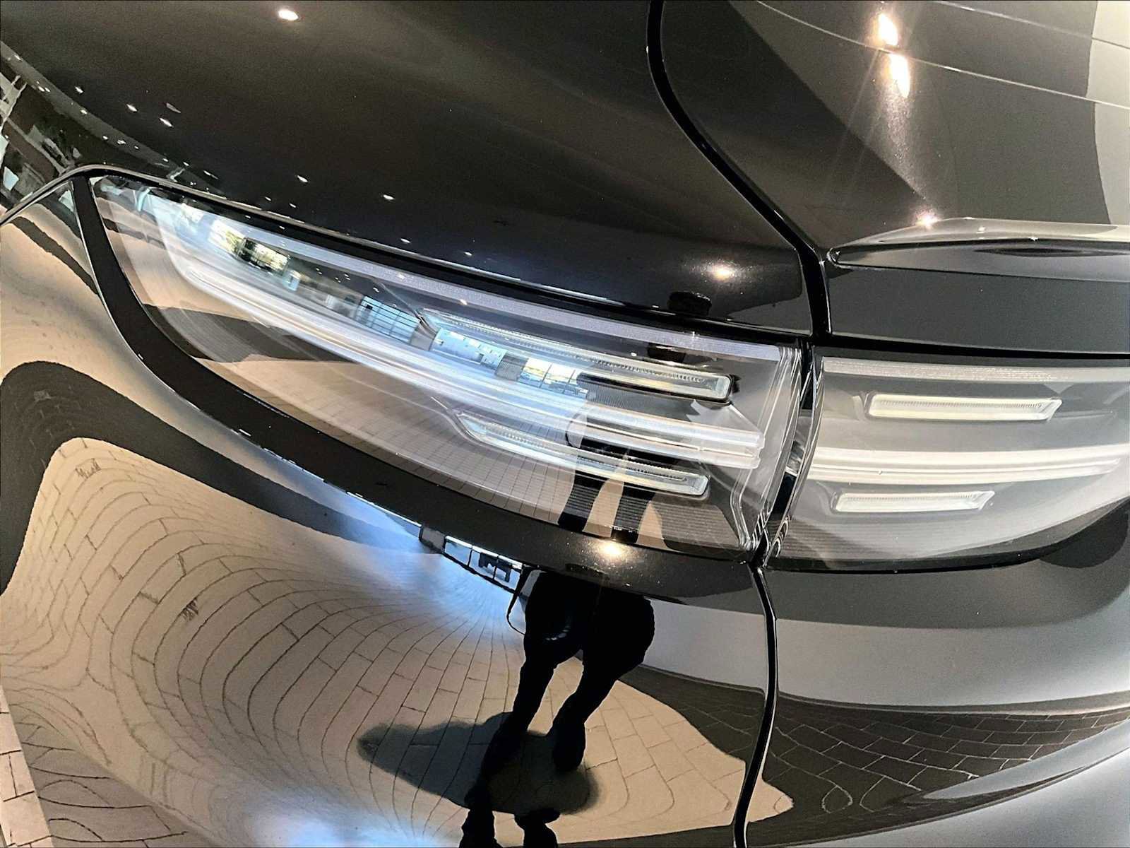 Used 2022 Porsche Cayenne Turbo w/ Premium Package Plus (PI3) image 33