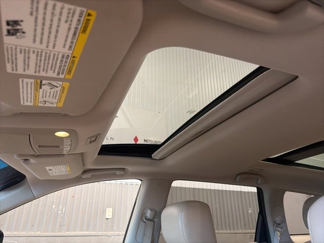 Used 2016 Nissan Pathfinder Platinum w/ Family Entertainment Package image 34