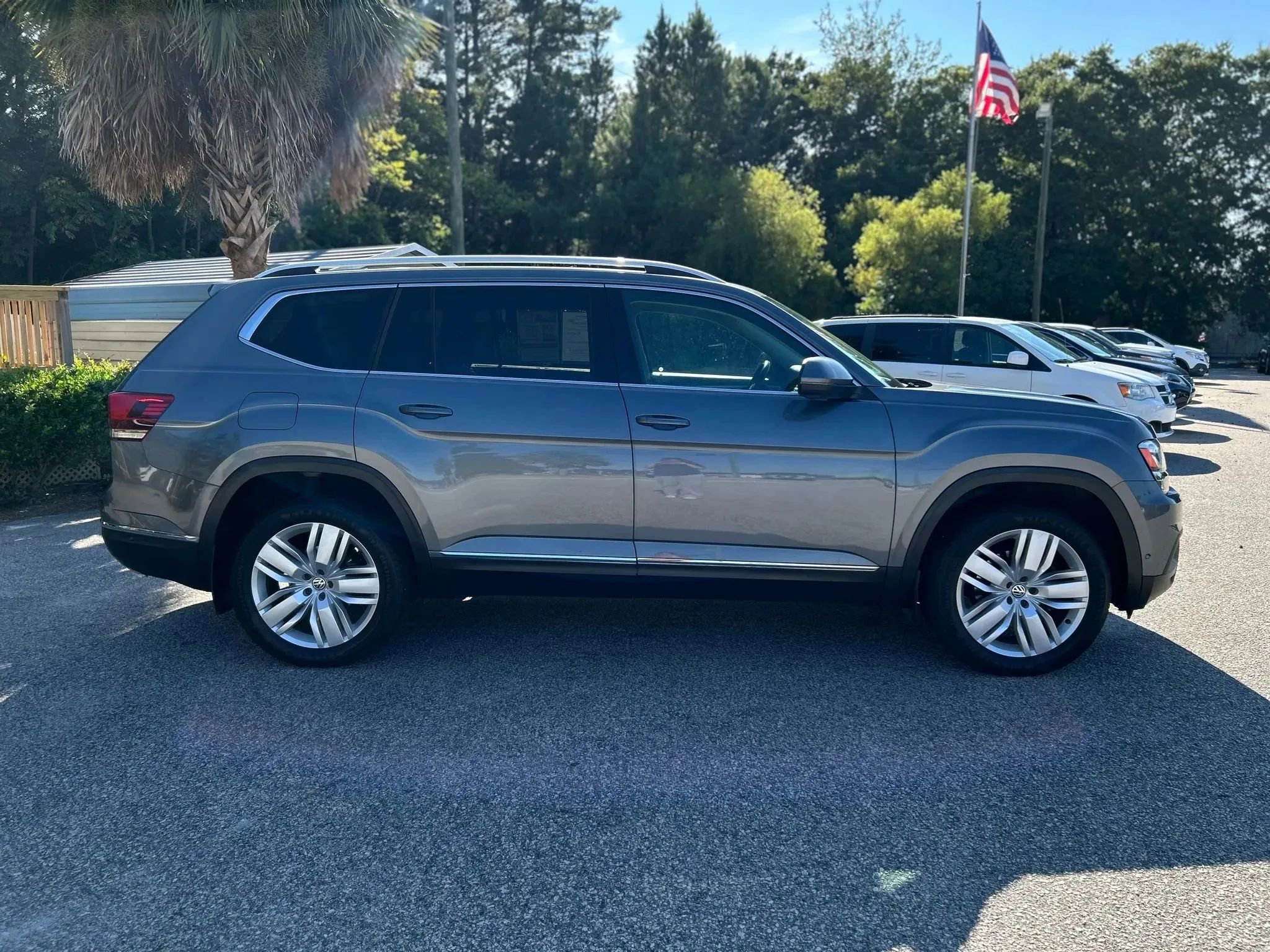 Used 2018 Volkswagen Atlas SEL Premium image 6