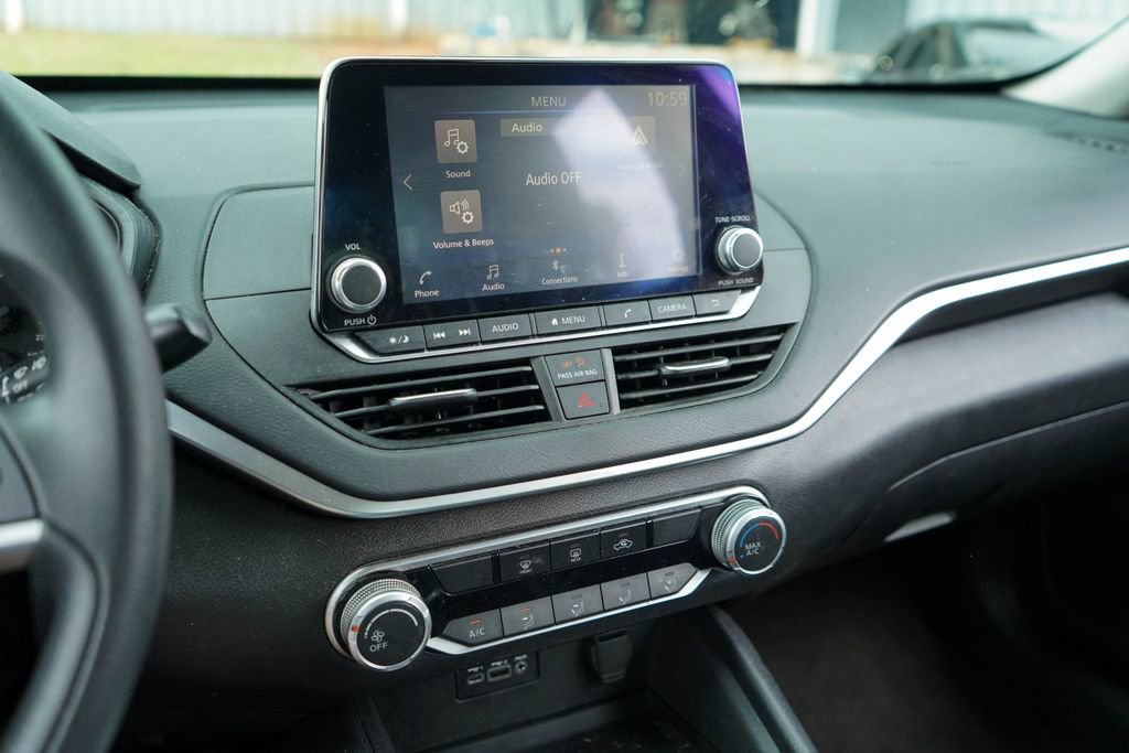 Used 2022 Nissan Altima 2.5 SV FWD image 8