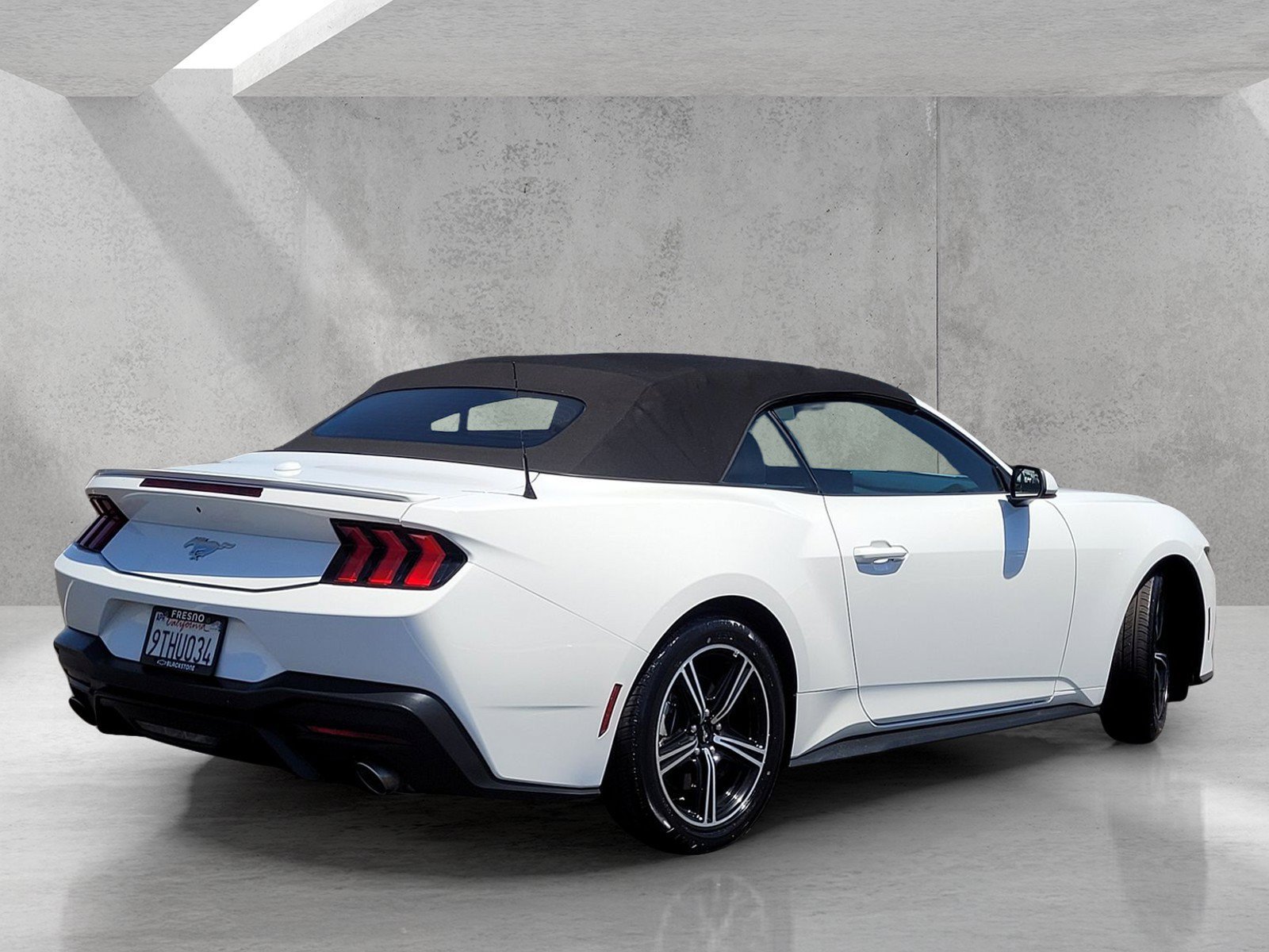 Used 2025 Ford Mustang Premium RWD image 5