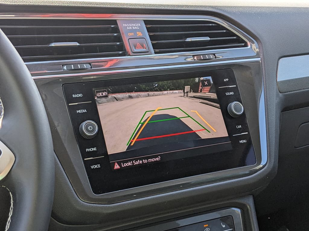 Certified 2023 Volkswagen Tiguan SE FWD image 17