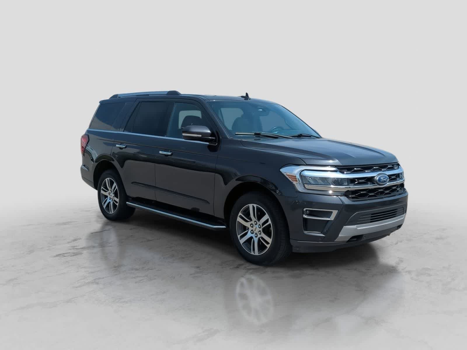 Used 2022 Ford Expedition Limited AWD/4WD image 2