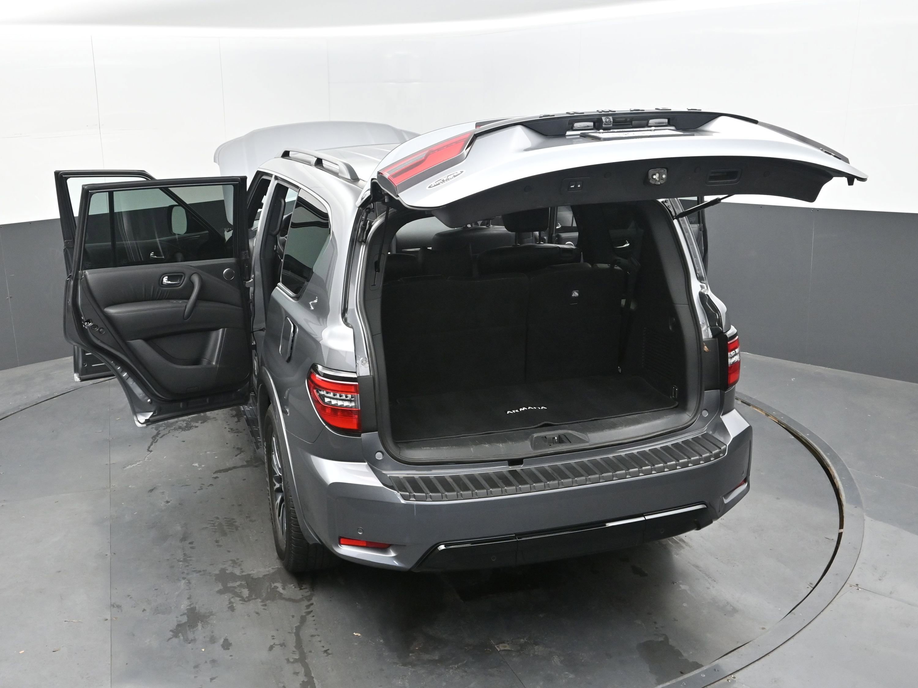 Used 2024 Nissan Armada SL w/ Midnight Edition Package image 41