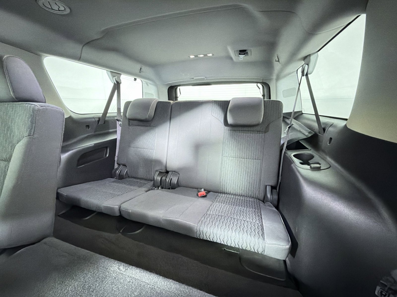 Used 2016 Chevrolet Suburban LS image 24