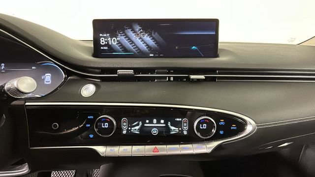 Used 2025 Genesis GV70 2.5T AWD/4WD image 23