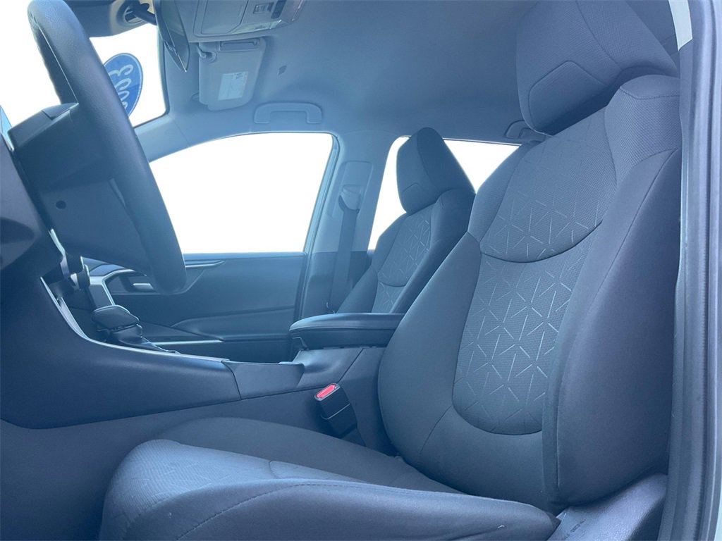 Used 2023 Toyota RAV4 XLE image 28