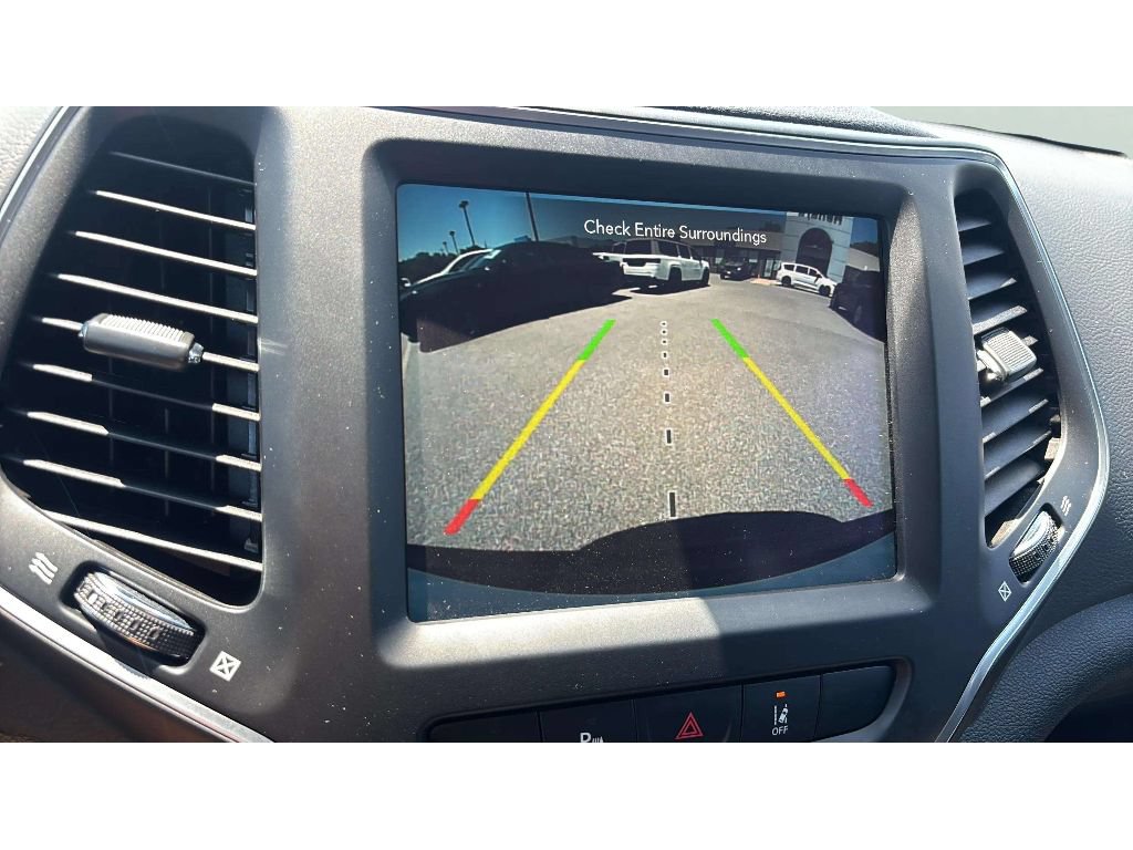 Used 2023 Jeep Cherokee Altitude Lux AWD/4WD image 17