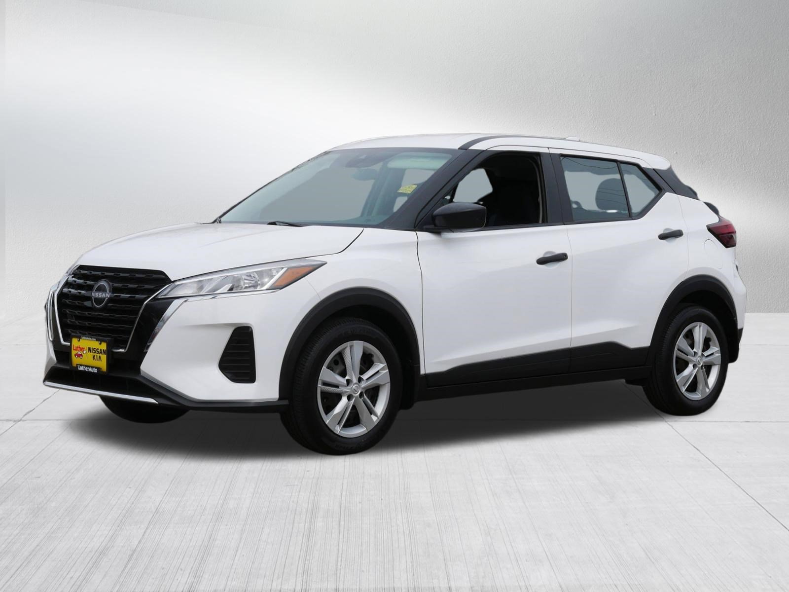 Certified 2023 Nissan Kicks S image 3