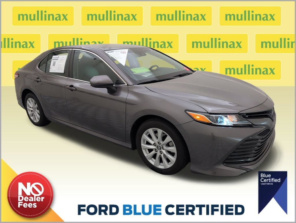 Used 2018 Toyota Camry LE FWD image 1