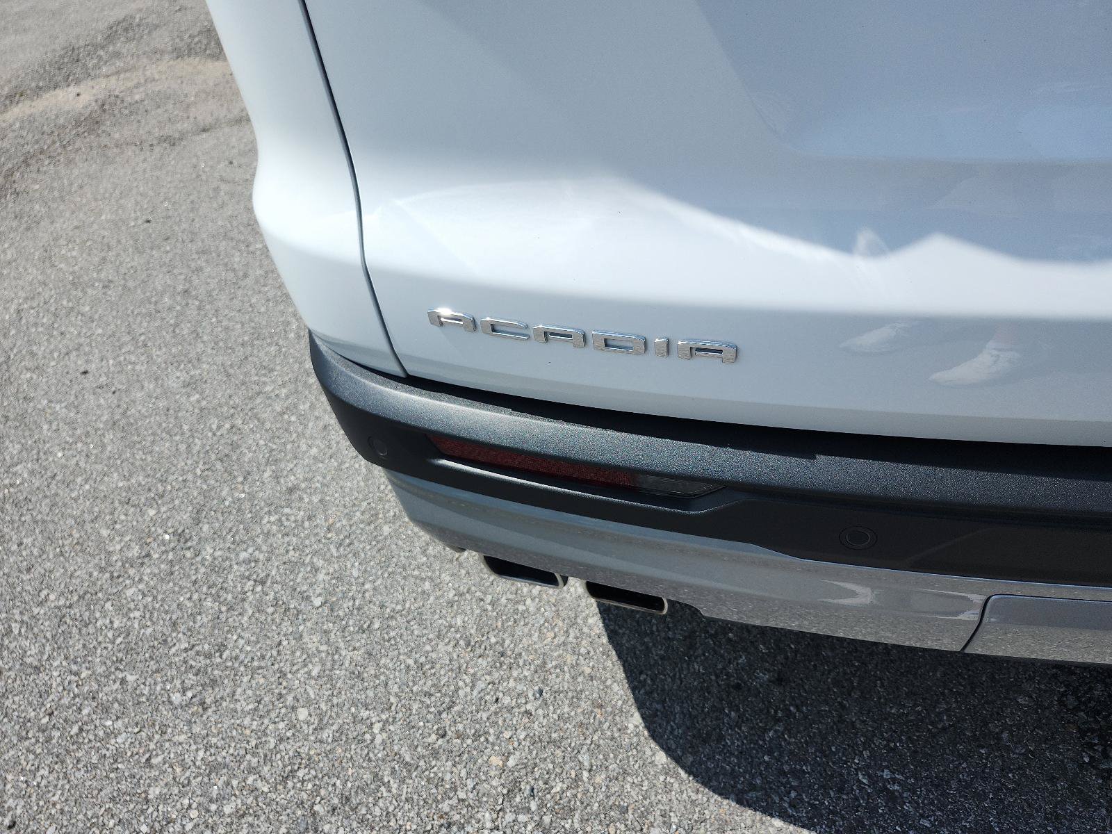 Certified 2024 GMC Acadia Elevation w/ Luxury Package FWD image 4