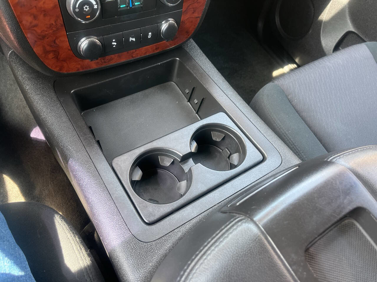 Used 2013 Chevrolet Suburban 2500 LS w/ Convenience Package 1 image 23