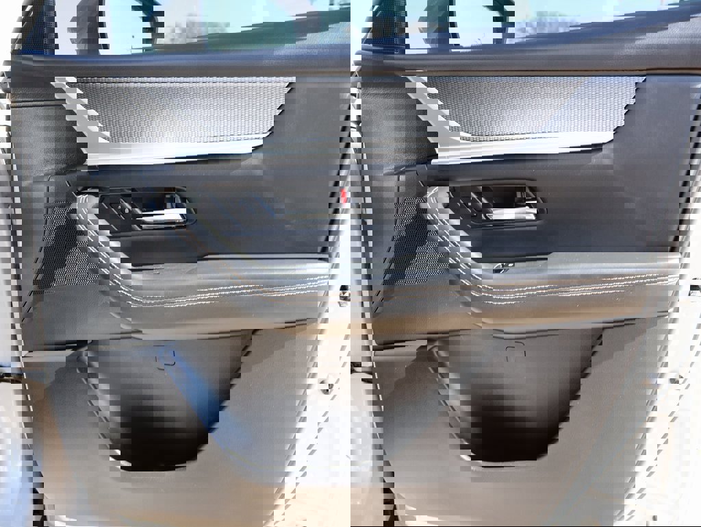 Used 2024 MAZDA CX-90 Plug-In Hybrid w/ Preferred image 9