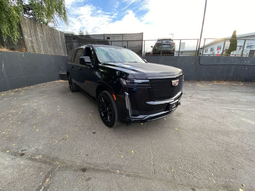 Certified 2024 Cadillac Escalade ESV Sport Platinum w/ LPO, ONYX Package AWD/4WD image 8