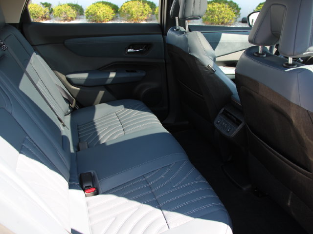 Certified 2024 Nissan Ariya AWD image 32