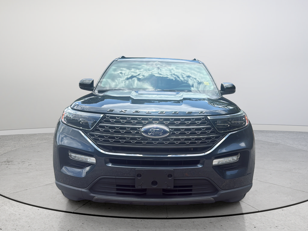 Used 2023 Ford Explorer XLT w/ Equipment Group 202A RWD image 4