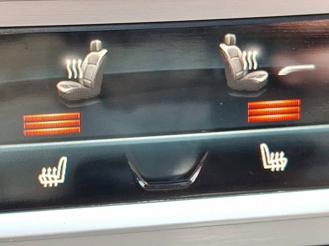 Used 2020 BMW 745e xDrive image 26