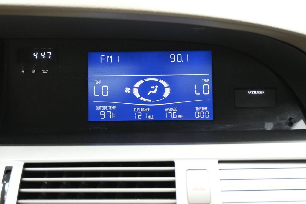 Used 2009 Toyota Avalon XLS FWD image 19