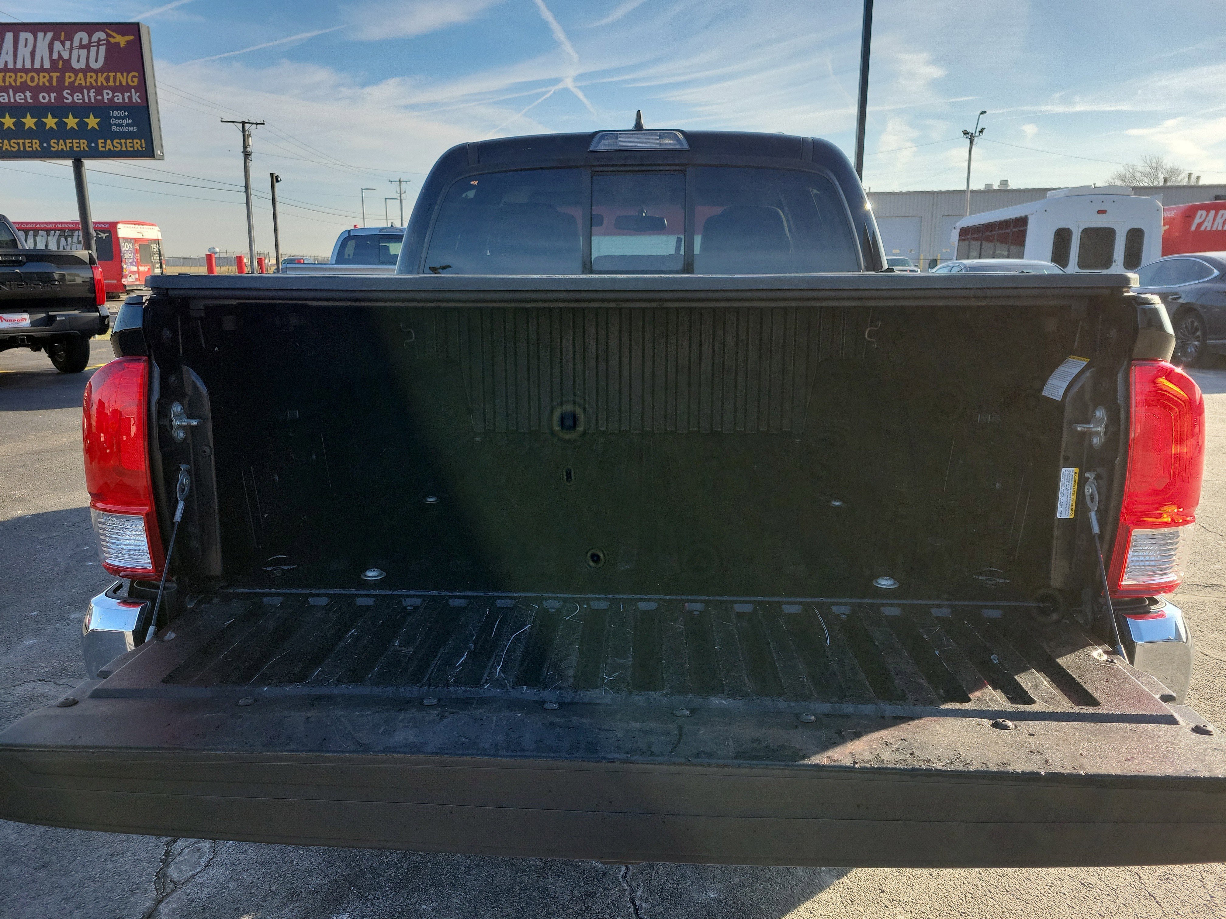 Used 2017 Toyota Tacoma SR5 image 8