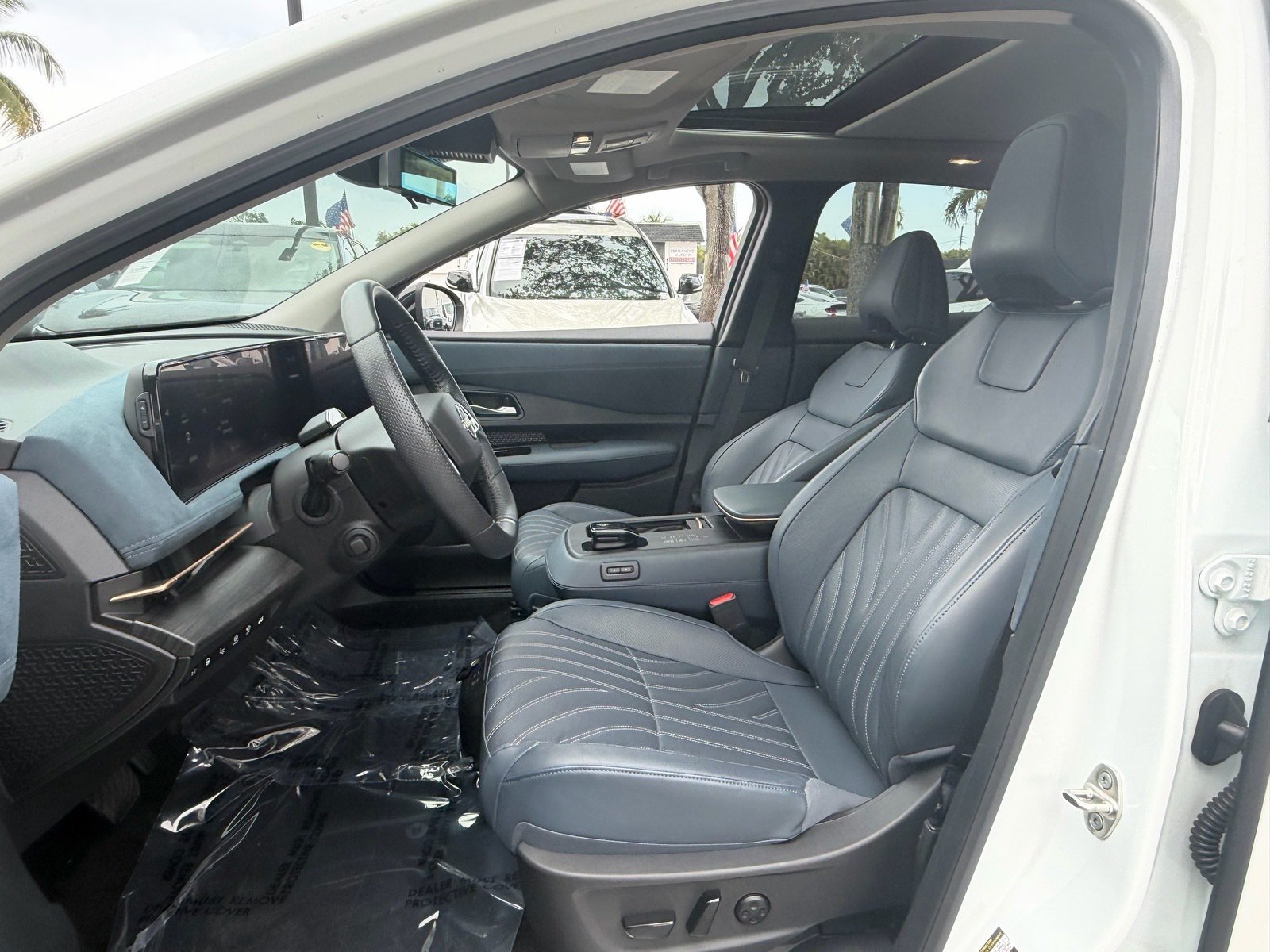 Certified 2024 Nissan Ariya AWD image 9