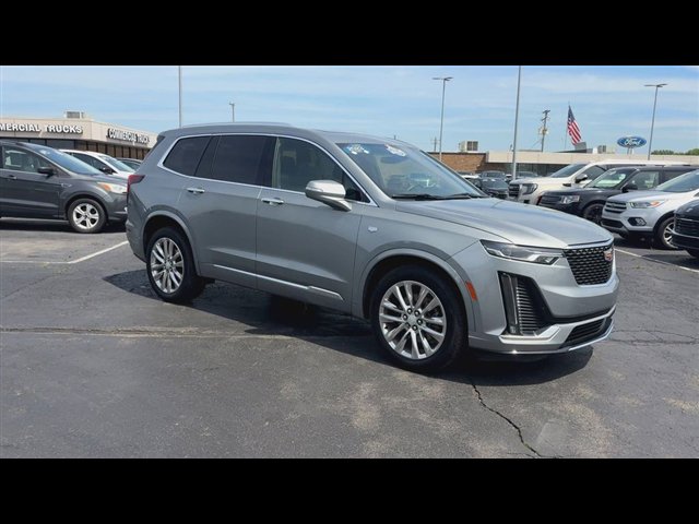 Used 2023 Cadillac XT6 Premium Luxury AWD/4WD image 2