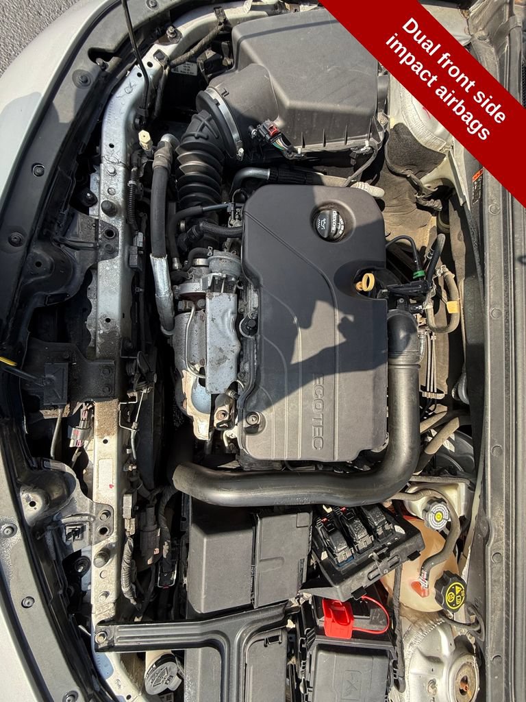 Used 2018 Chevrolet Malibu LT FWD image 40