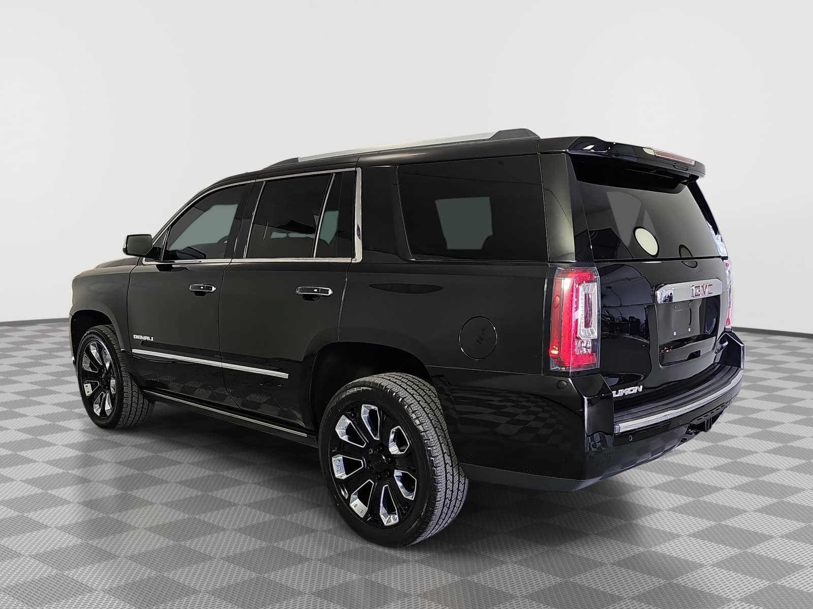 Used 2019 GMC Yukon Denali w/ Denali Ultimate Package RWD image 6