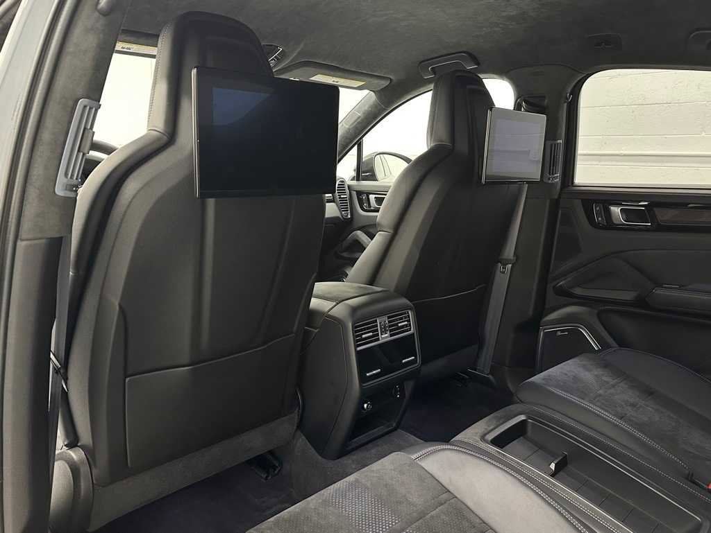 Used 2022 Porsche Cayenne Turbo GT image 14