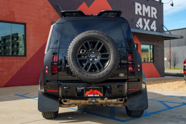 Used 2022 Land Rover Defender 110 X-Dynamic SE image 6