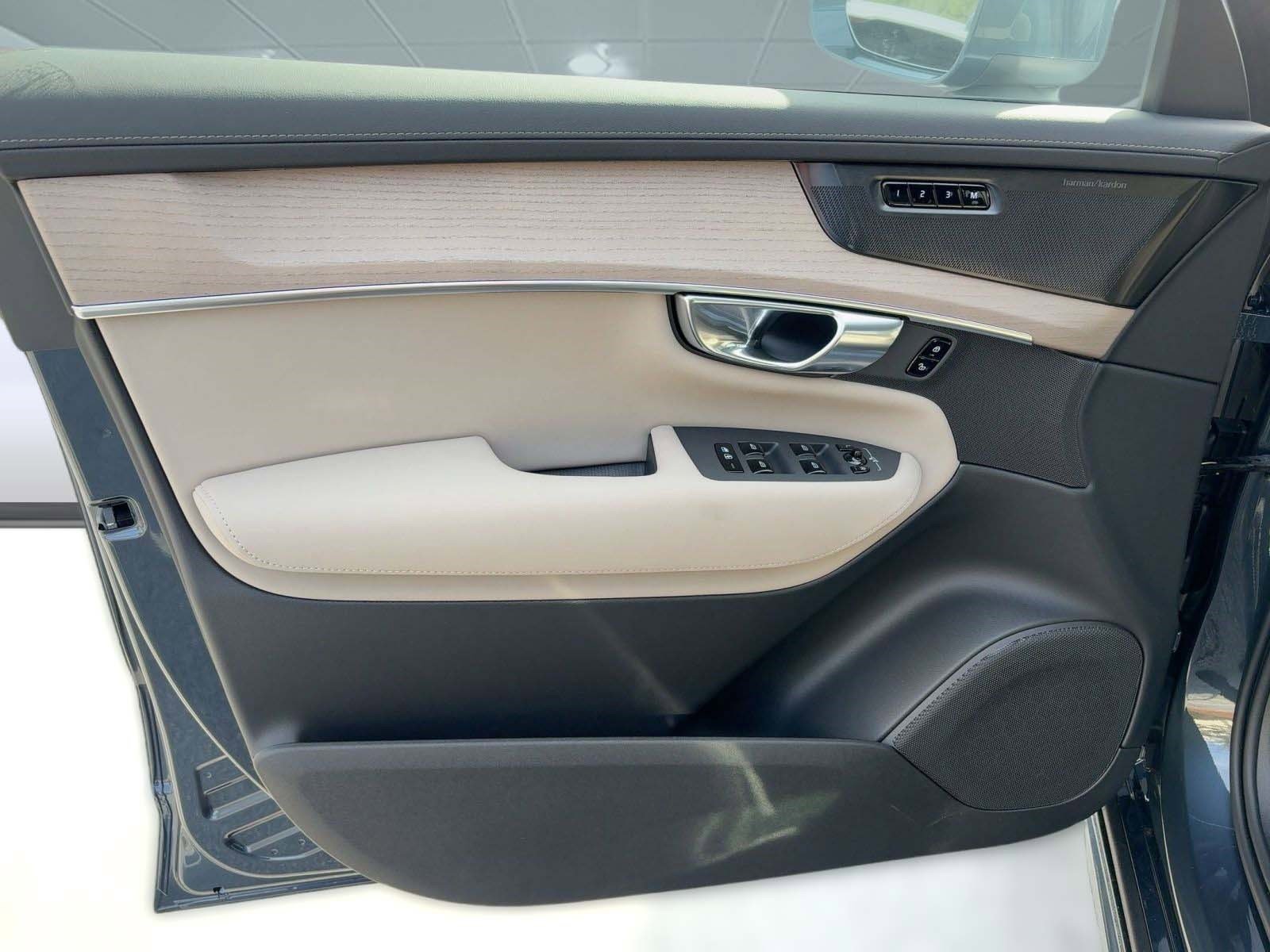 New 2026 Volvo XC90 T8 Ultra image 21