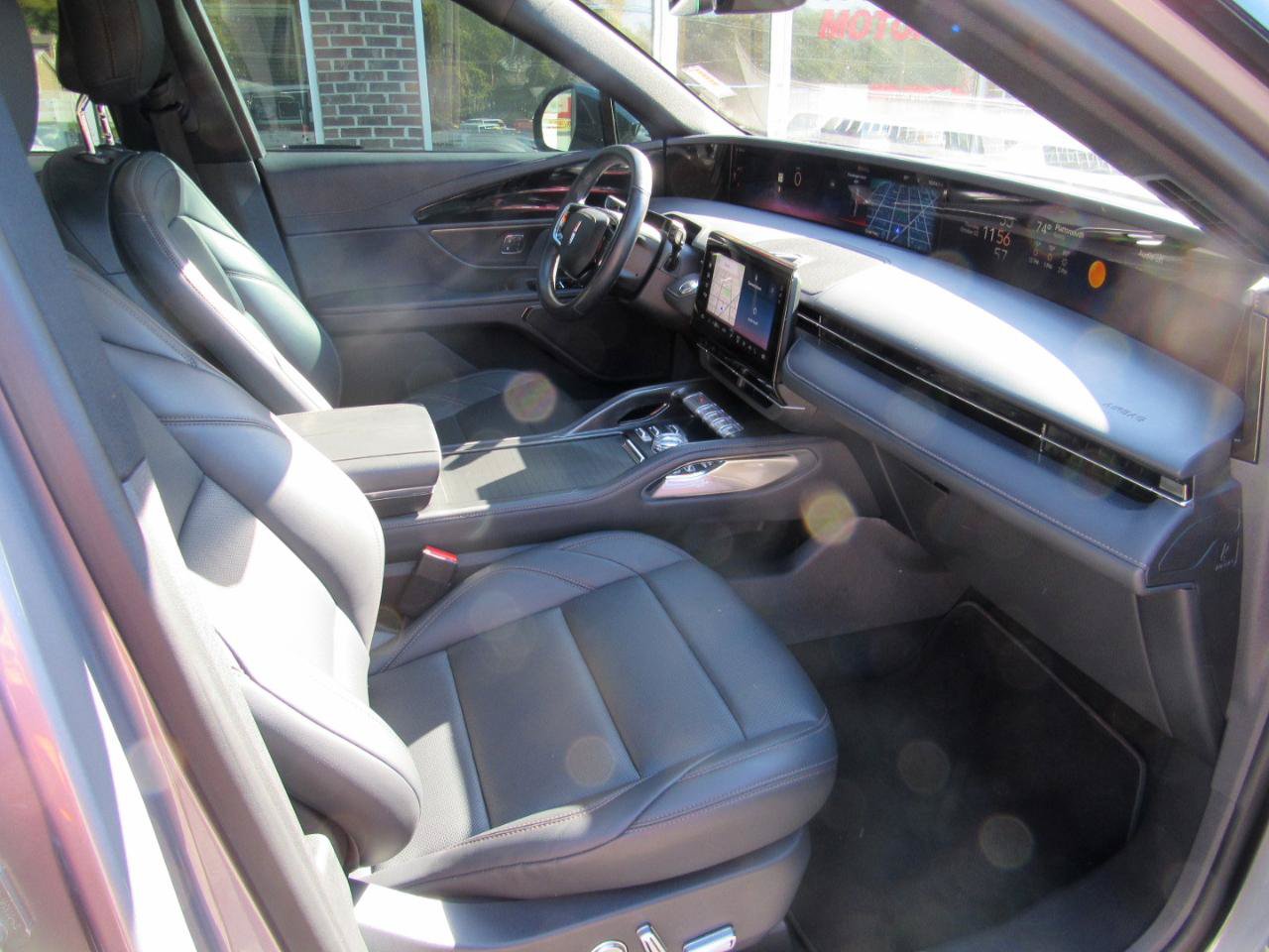 Used 2025 Lincoln Nautilus Premier w/ Jet Appearance Package AWD/4WD image 33