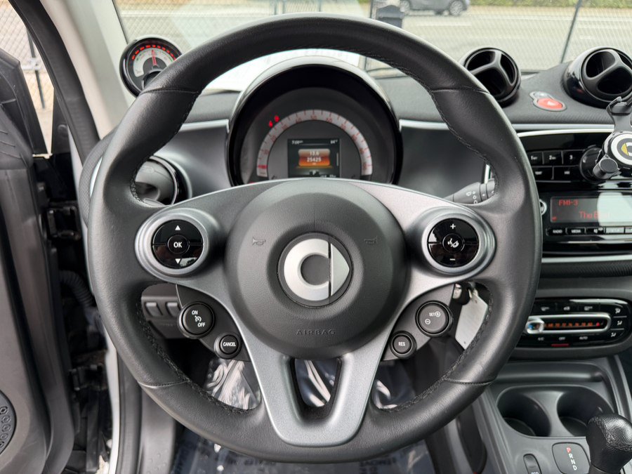 Used 2017 smart fortwo electric drive RWD image 12
