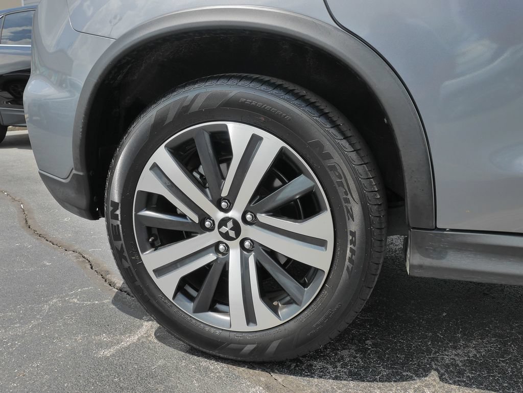 Used 2025 Mitsubishi Outlander Sport ES AWD/4WD image 9