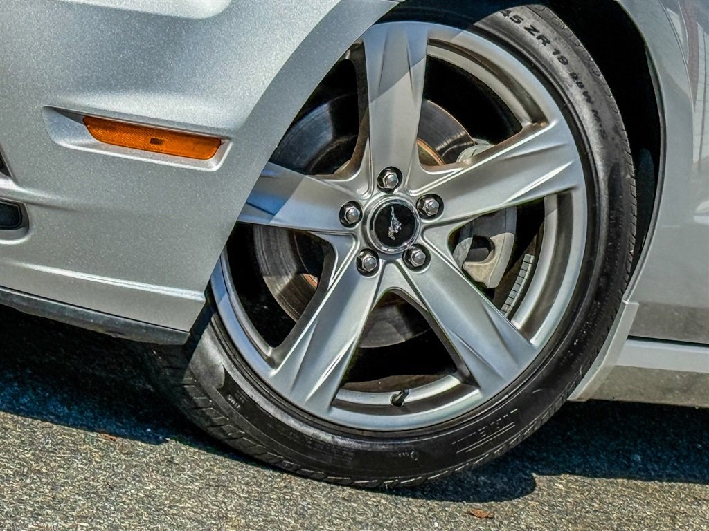 Used 2013 Ford Mustang GT Premium w/ GT Coupe Accessory Pkg 5 image 5