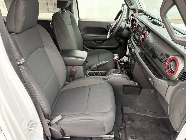 Used 2022 Jeep Wrangler Unlimited Sport AWD/4WD image 25