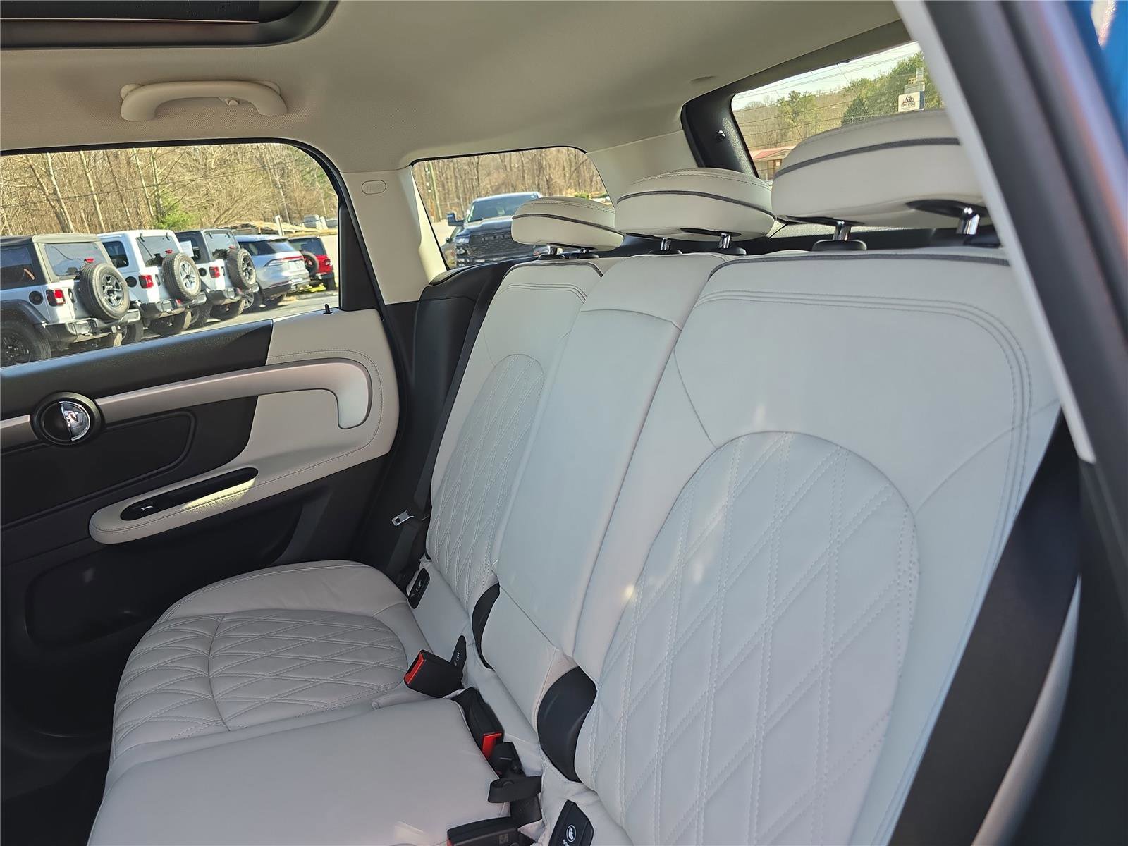 Used 2021 MINI Cooper Countryman SE w/ Premium Package image 15