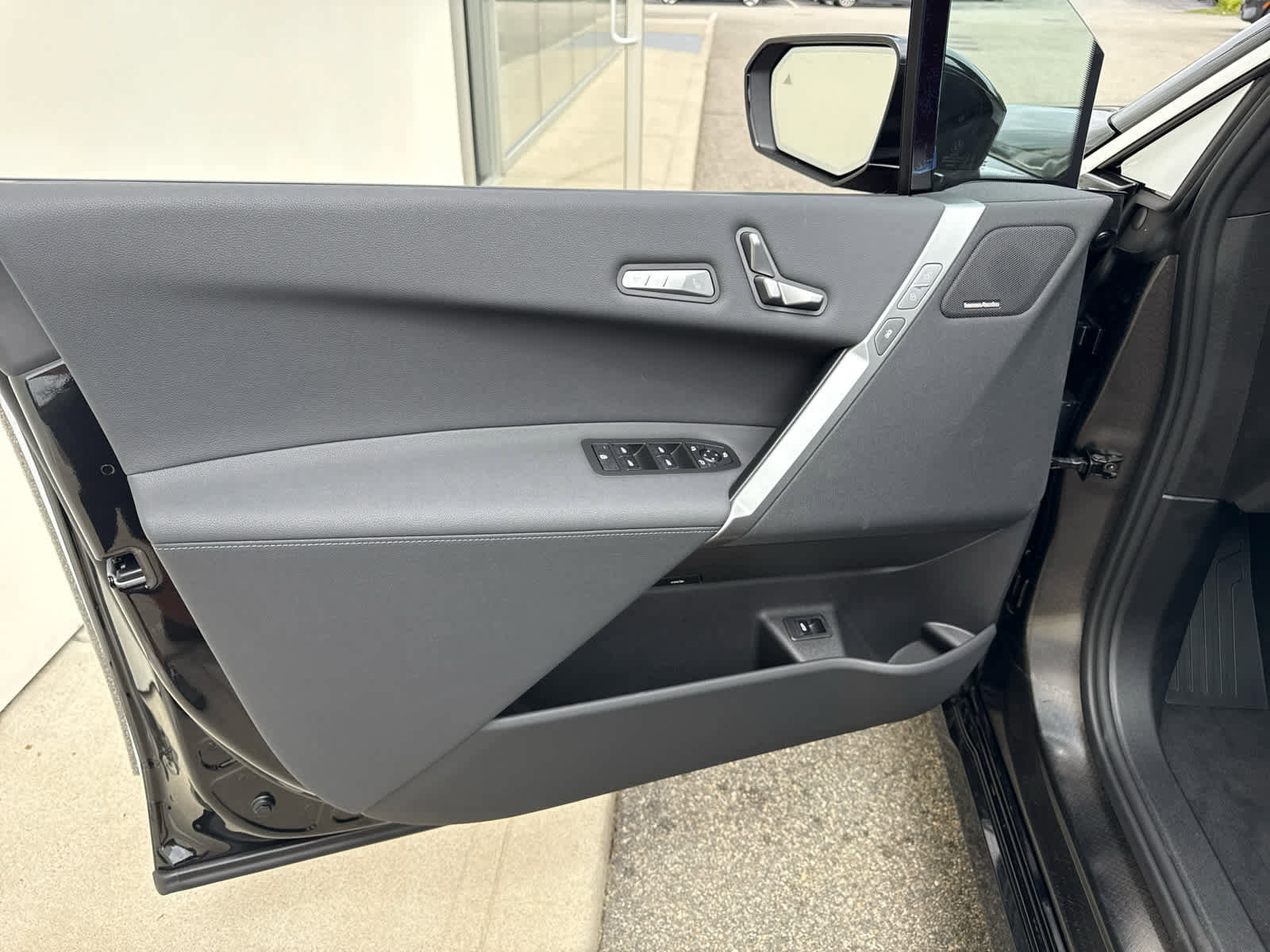 New 2026 BMW iX xDrive60 w/ M Sport Package image 13