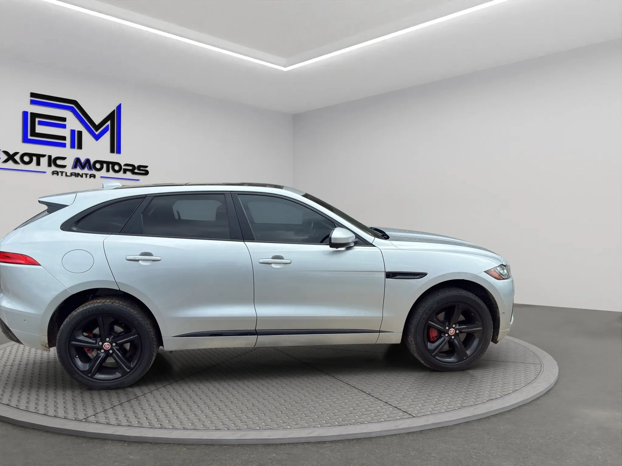 Used 2018 Jaguar F-PACE S AWD/4WD image 6
