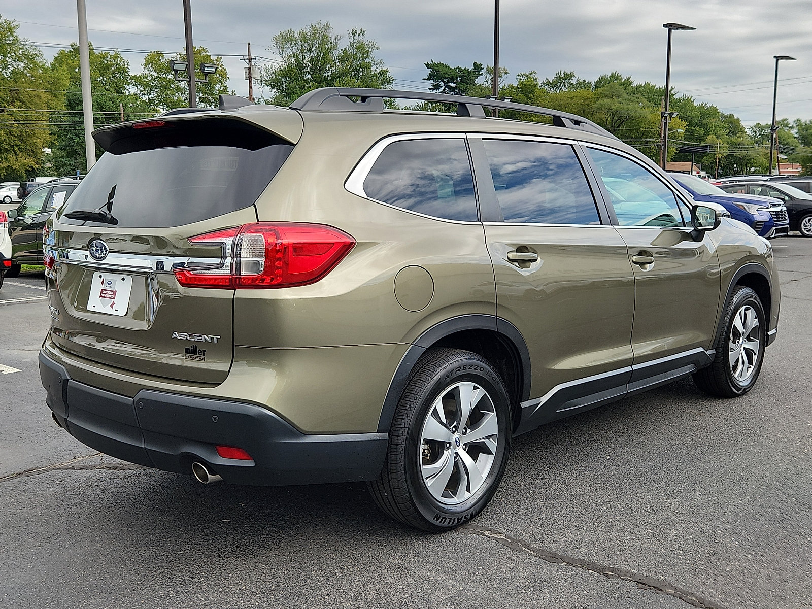 Certified 2023 Subaru Ascent Premium w/ Convenience Package AWD/4WD image 6