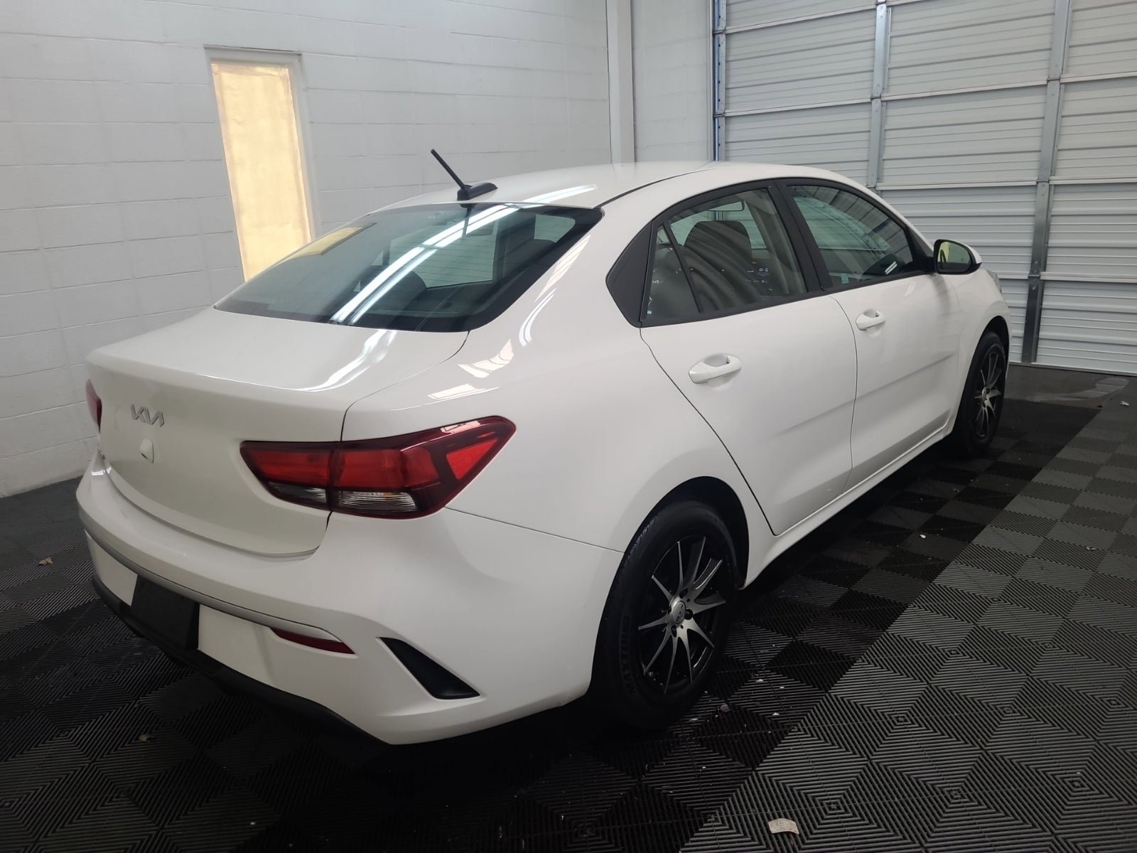 Used 2022 Kia Rio S image 4