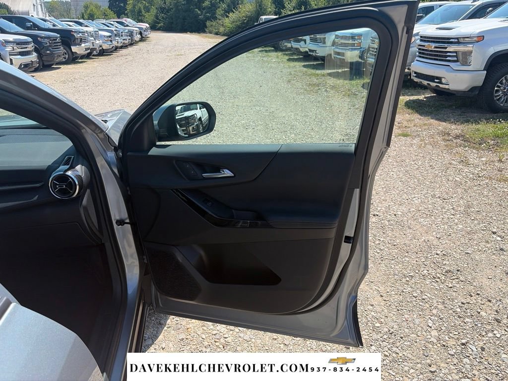Used 2026 Chevrolet Equinox LT w/ Convenience Package II FWD image 24