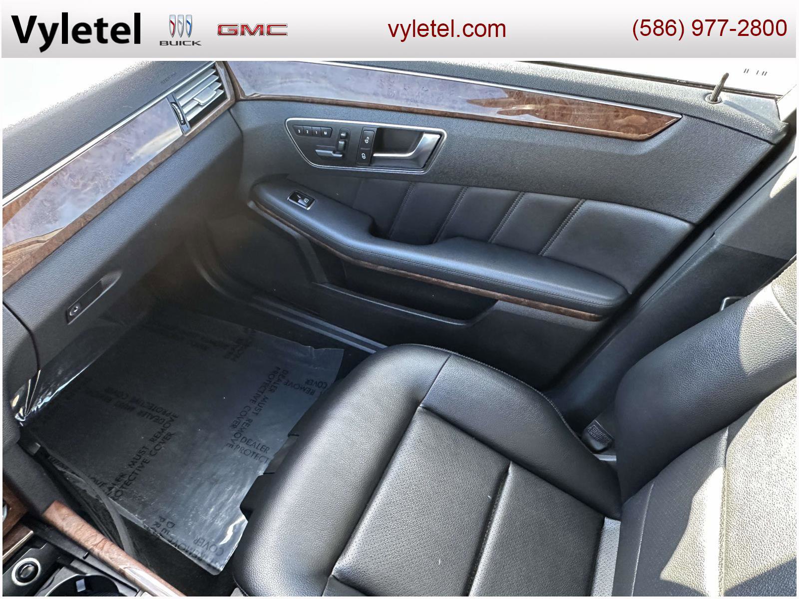 Used 2013 Mercedes-Benz E 350 4MATIC Sedan image 32