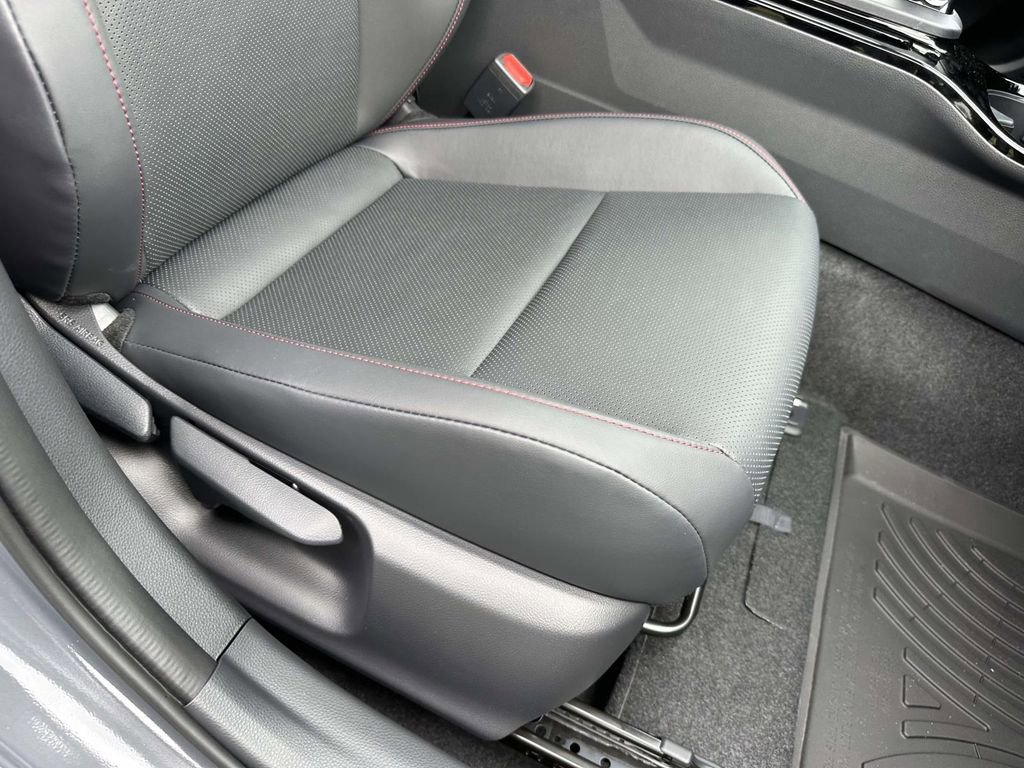 New 2026 Toyota Prius Plug-In Hybrid image 10