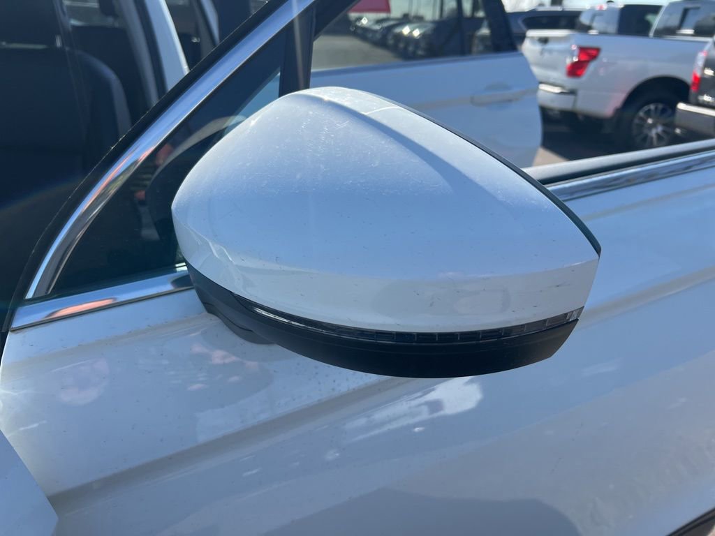 Used 2019 Volkswagen Tiguan SE image 32