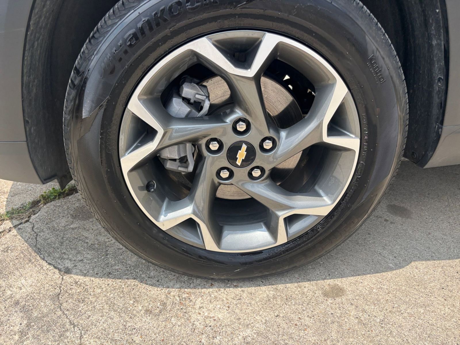 Used 2025 Chevrolet Trax LT FWD image 29