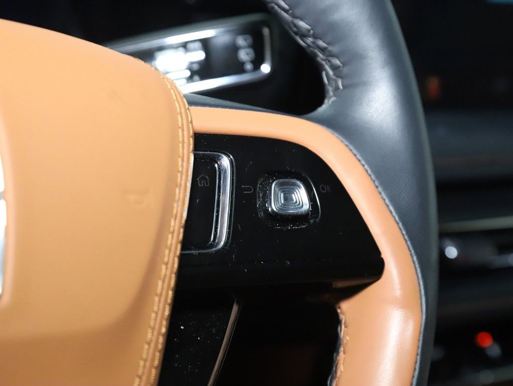 Certified 2025 Lincoln Aviator Black Label image 29