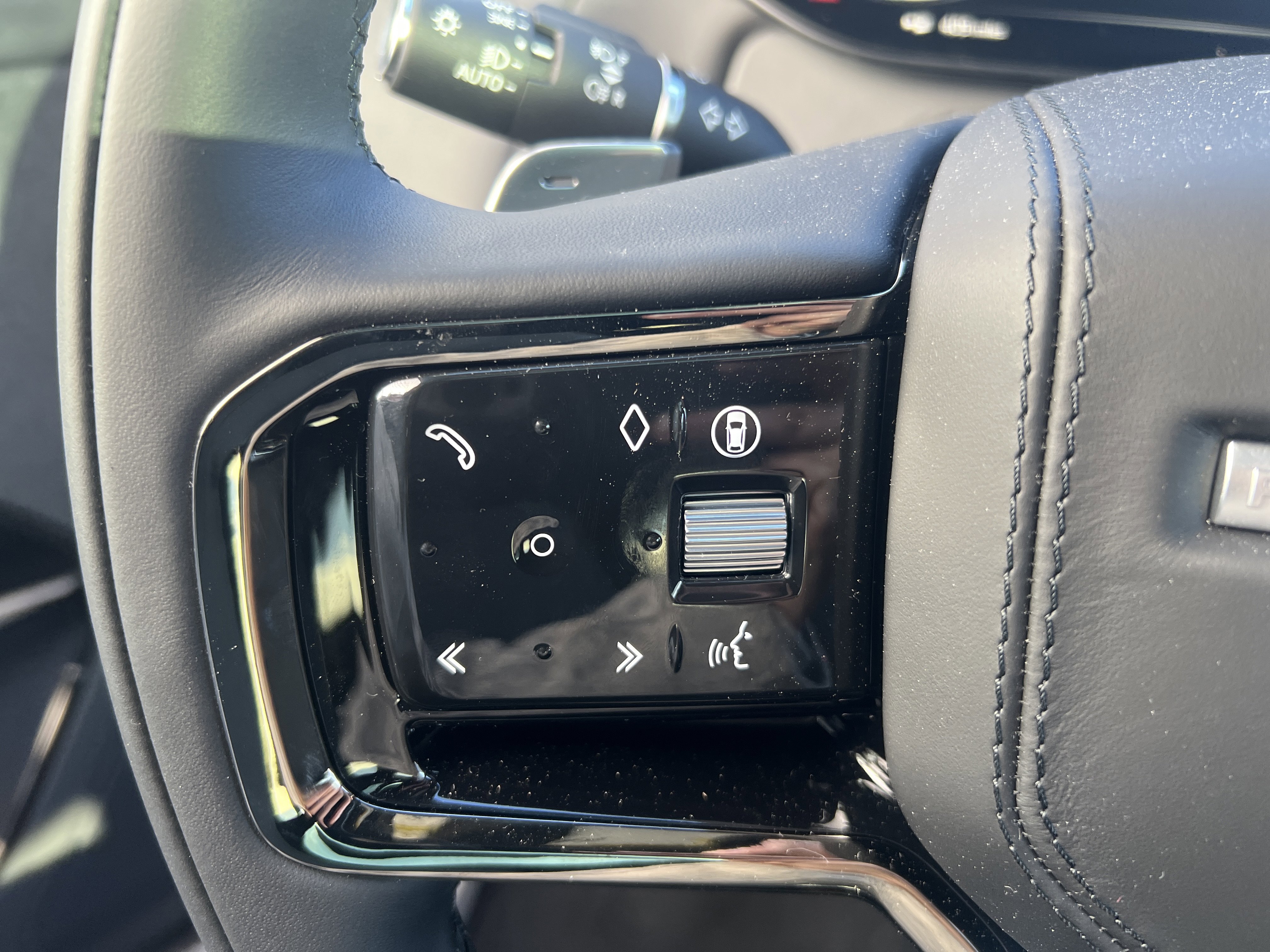 New 2025 Land Rover Range Rover Sport Dynamic SE image 13