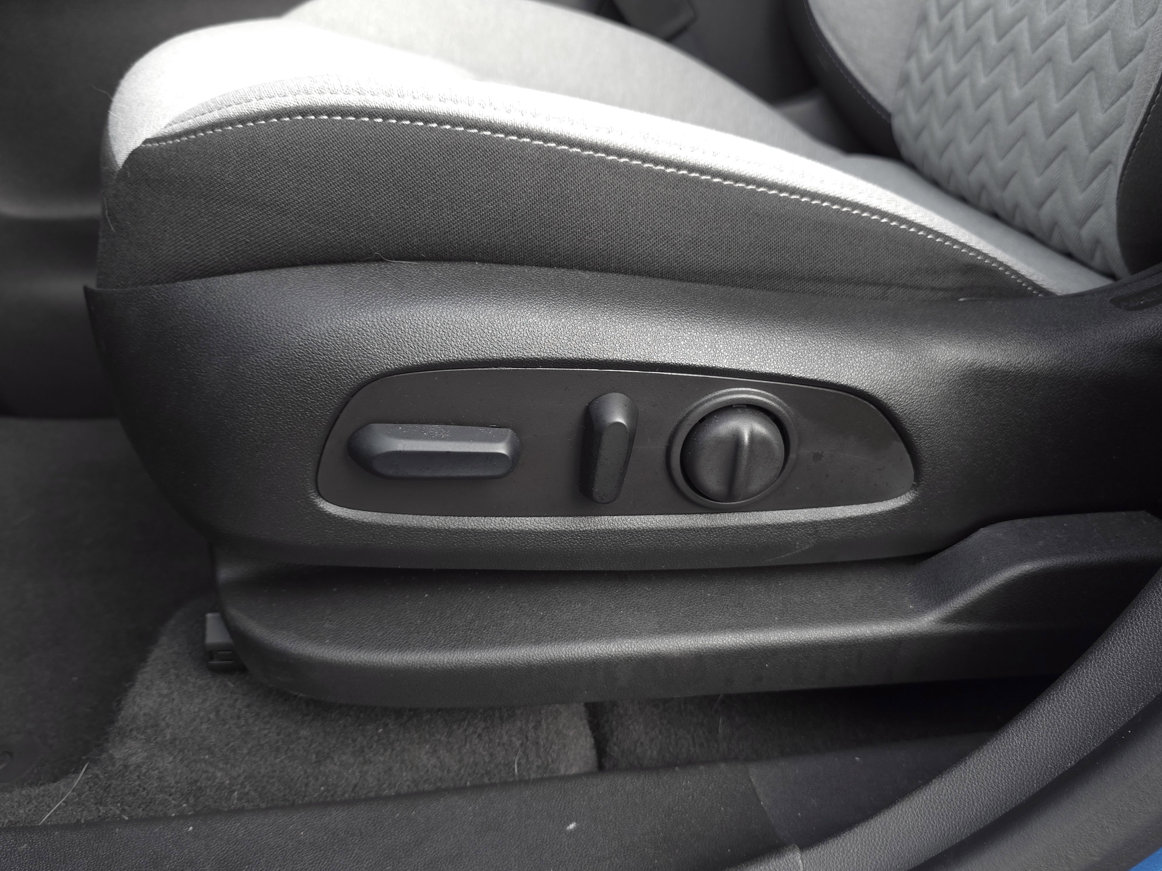 Used 2024 Chevrolet Equinox LS w/ LS Convenience Package image 11