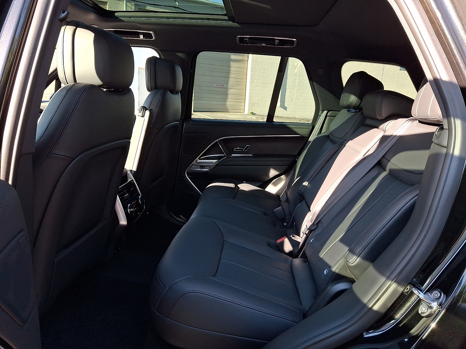 New 2027 Land Rover Range Rover SE AWD/4WD image 5